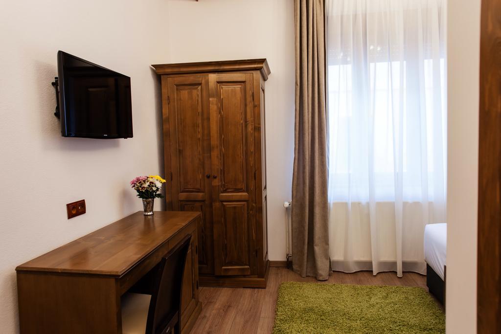 Pensiunea Kant Sibiu Bagian luar foto